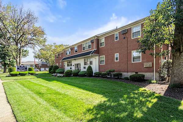 Palisade Gardens Apartments property
